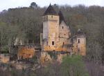 Le château de Laussel vu du château de Commarque