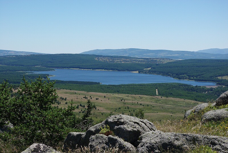 RÃ©sultat de recherche d'images pour "lac charpal"