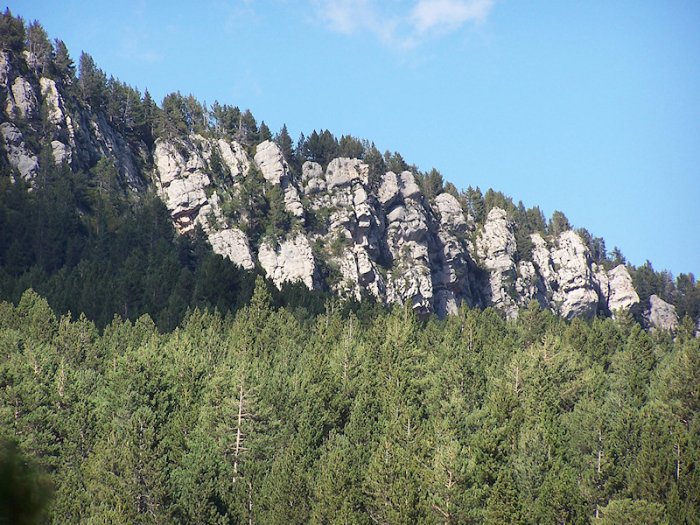 Visages dans les falaises - Saldès - Espagne