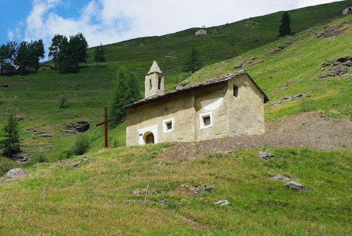 Chapelle et cadran solaire - Vallée d'Avérole