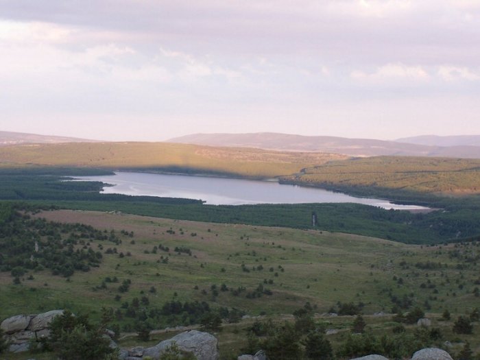 Lac de Charpal vu du Truc de Fortunio (Lozère)